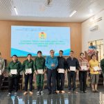 Công đoàn Cao su Việt Nam thăm hỏi, tặng quà người lao động Cao su Chư Sê