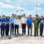 Công ty CP Khu công nghiệp Cao su Bình Long thực hiện công trình chào mừng Đại hội Đảng