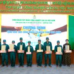 Công đoàn Cao su Chư Sê – Kampong Thom trao quà công nhân khó khăn và tổ chức “Bữa cơm Công đoàn”