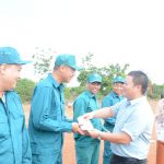 Công đoàn Cao su Chư Sê thăm hỏi, động viên các chiến sỹ tự vệ tham gia huấn luyện