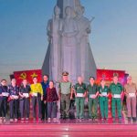 Đoàn Thanh niên Công ty CP Gỗ MDF VRG Kiên Giang thắp nến tri ân các Anh hùng liệt sĩ